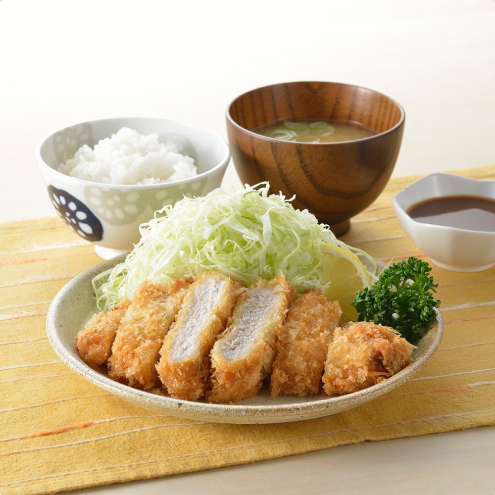 Tonkatsu with cabbage
